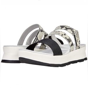 NWT- Hush Puppies ‘Andi’ Leather Slide Platform Sandal
